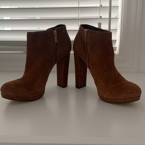NEW MK SUEDE ANKLE BOOT SIZE 10 - Picture 2 of 7